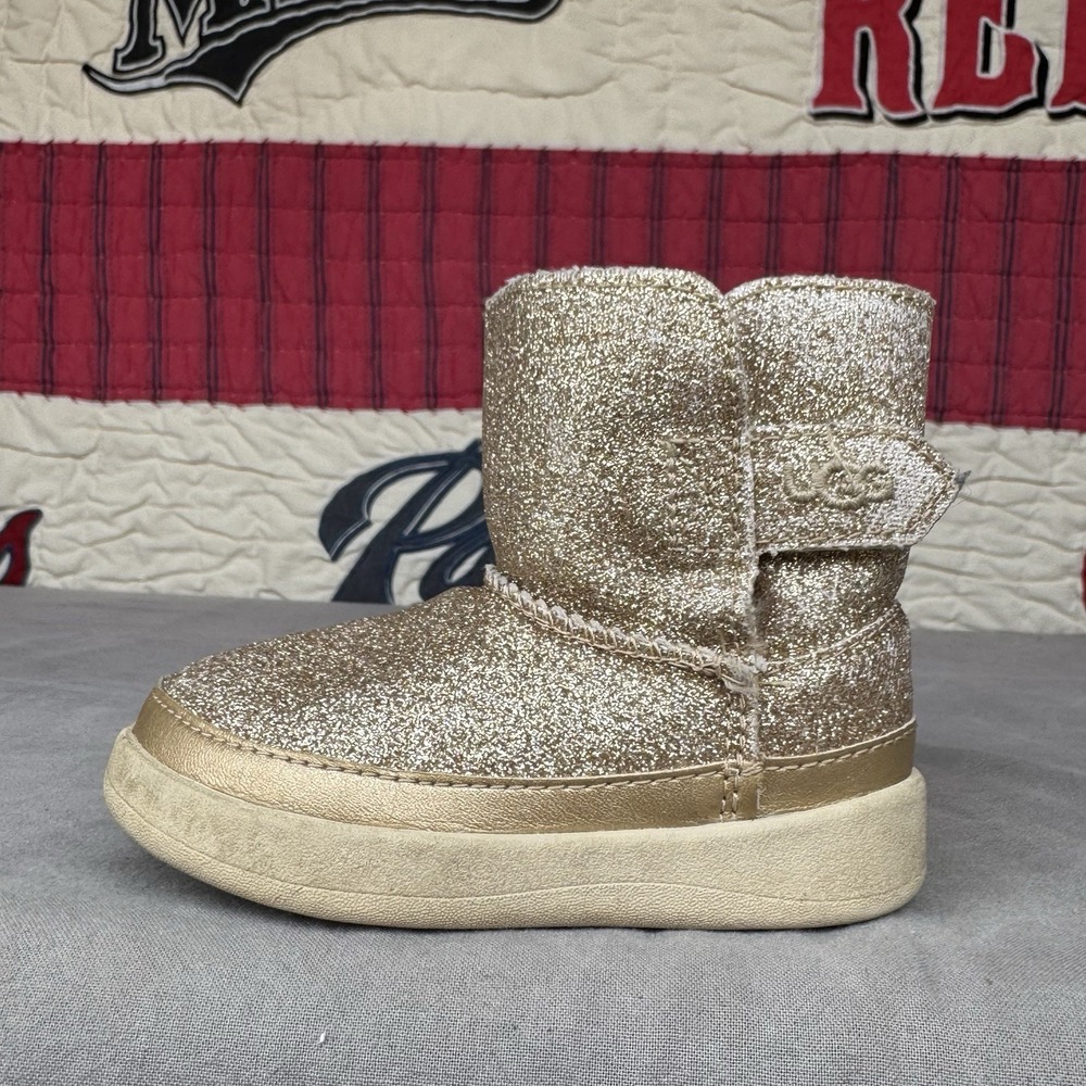 Size 4/5 - UGG Sparklyโ Gold Boots, Toddler Girls Winter Snow Boots
